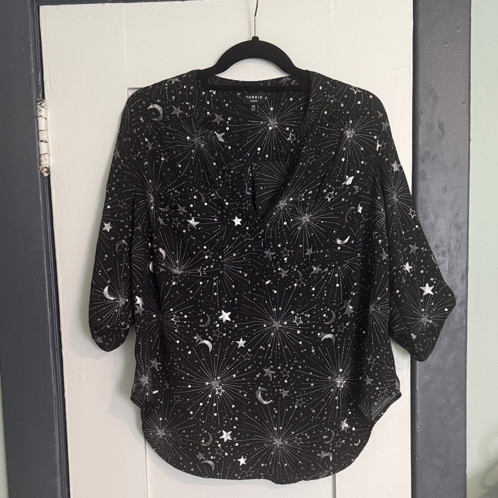 Torrid Harper Blouse - celestial print- size 00